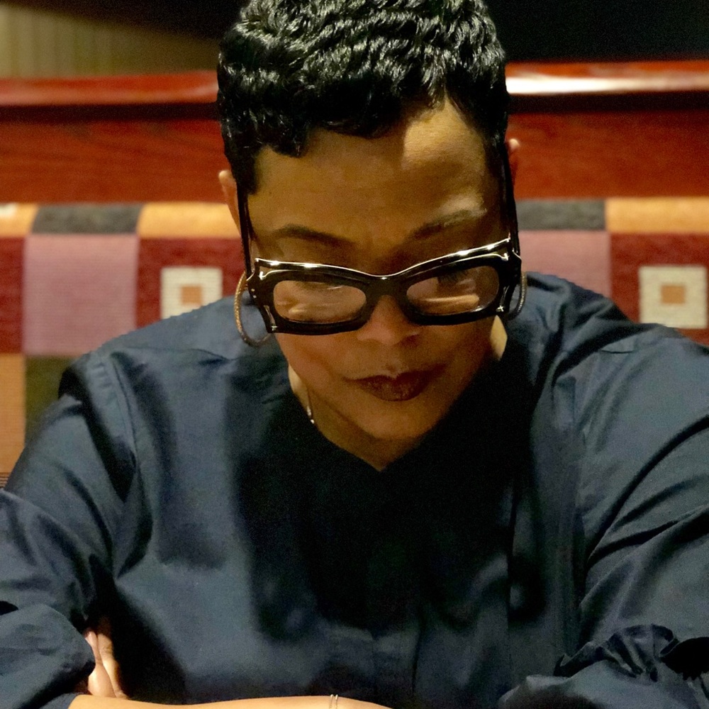 Meet your Posher, Mia